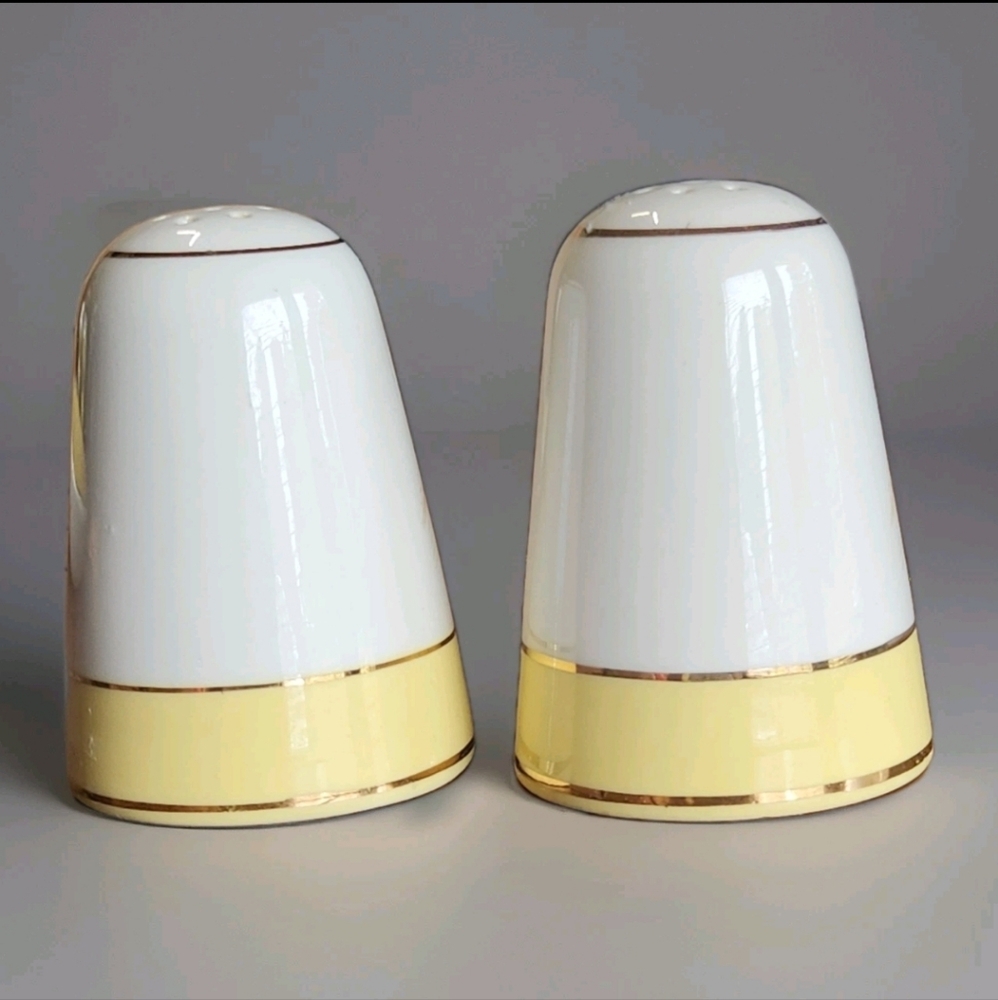 Vintage Autumn Gold Salt & Pepper Shakers Century Service Corp EUC - Picture 2 of 5